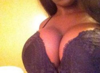 , 21  female escort, Ottawa