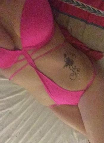 , 22  female escort, Ottawa