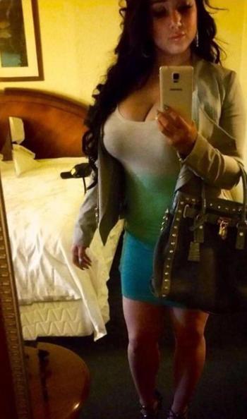 , 21  female escort, Ottawa