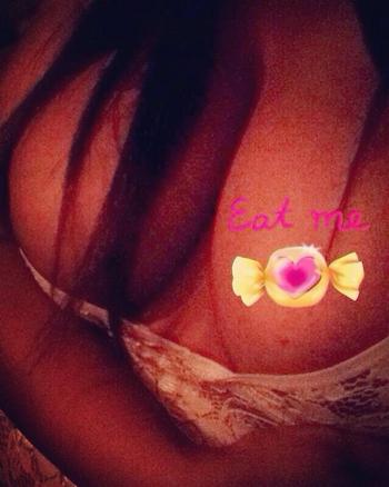 , 30  female escort, Ottawa