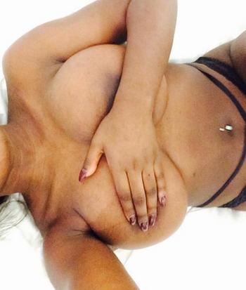 , 21  female escort, Ottawa