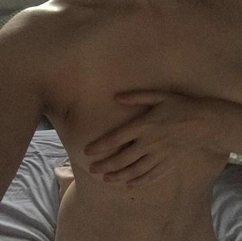 , 21  female escort, Ottawa