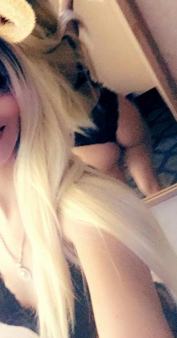 , 23 European female escort, Ottawa