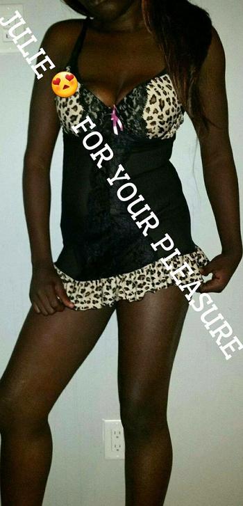 , 20  female escort, Ottawa