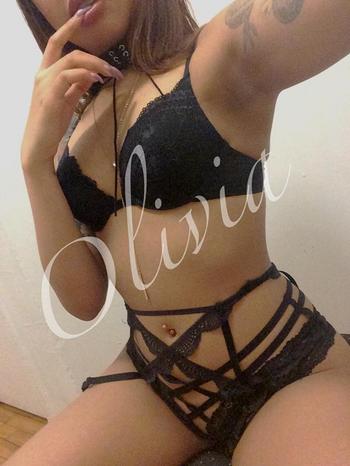 , 21  female escort, Ottawa
