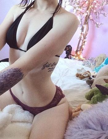 , 19  female escort, Ottawa