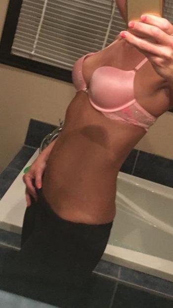 , 30  female escort, Ottawa