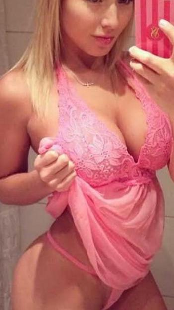 , 21  female escort, Ottawa