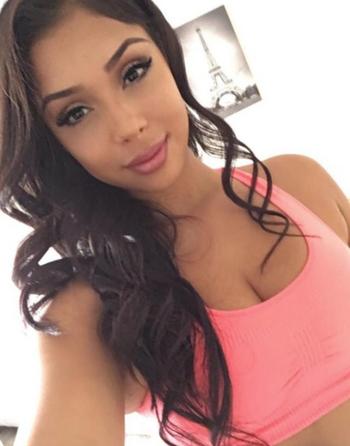 , 21  female escort, Ottawa