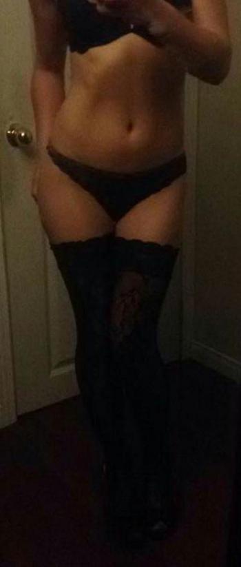 , 23  female escort, Ottawa