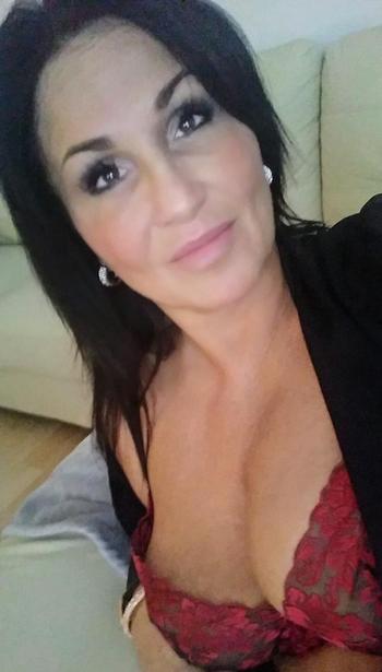 , 40  female escort, Ottawa