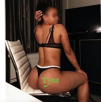 , 21  female escort, Ottawa