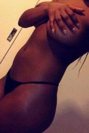 , 20  female escort, Ottawa