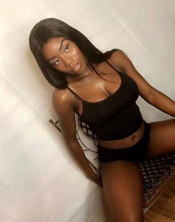 , 21  female escort, Ottawa