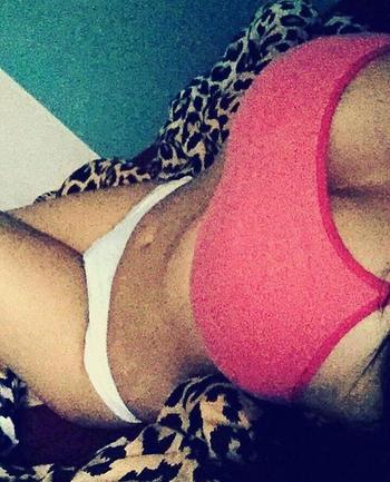 , 22  female escort, Ottawa