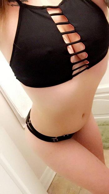 , 20  female escort, Ottawa
