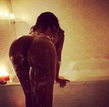 , 21  female escort, Ottawa