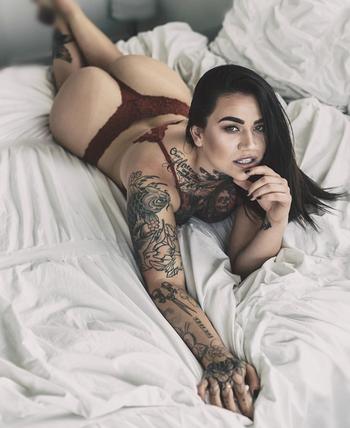 , 19  female escort, Ottawa