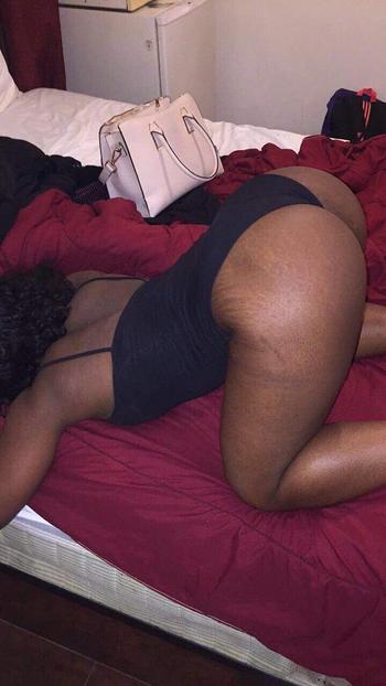 , 20  female escort, Ottawa