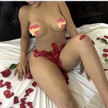, 24  female escort, Ottawa