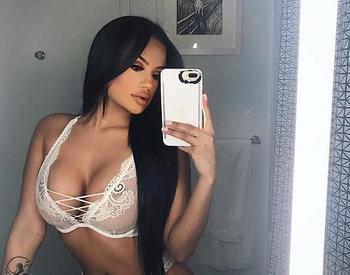 , 21  female escort, Ottawa