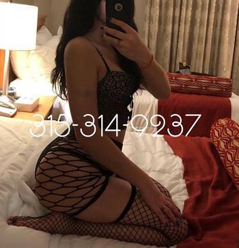 , 23  female escort, Ottawa
