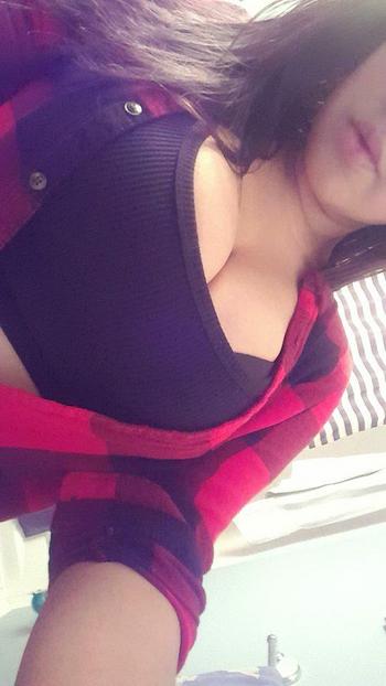 , 22  female escort, Ottawa