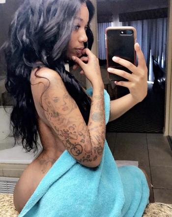 , 23 African American female escort, Ottawa
