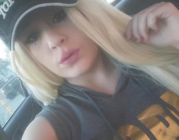 , 21  female escort, Ottawa