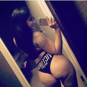 , 20  female escort, Ottawa