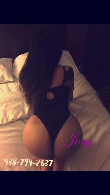 , 21  female escort, Ottawa