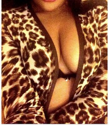 , 21  female escort, Ottawa